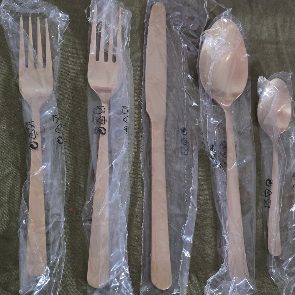 Oslo Matte Gold Stainless Steel 5 Piece Cutlery Set - Service for 1 - Picture 8 of 10